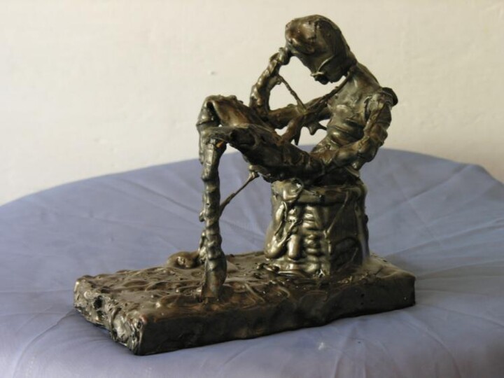 Sculpture titled "PENSADOR" by Eduardo Meneses Claros, Original Artwork