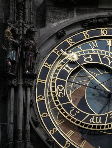 Photographie intitulée "Astronomic clock" par Efi Keren, Œuvre d'art originale