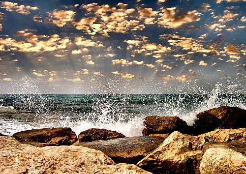 Photographie intitulée "Water turn into sky" par Efi Keren, Œuvre d'art originale