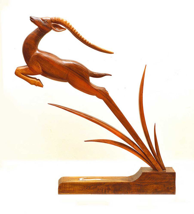 Sculptuur getiteld "Leaping Gazelle" door Eisa Ahmadi, Origineel Kunstwerk, Hout
