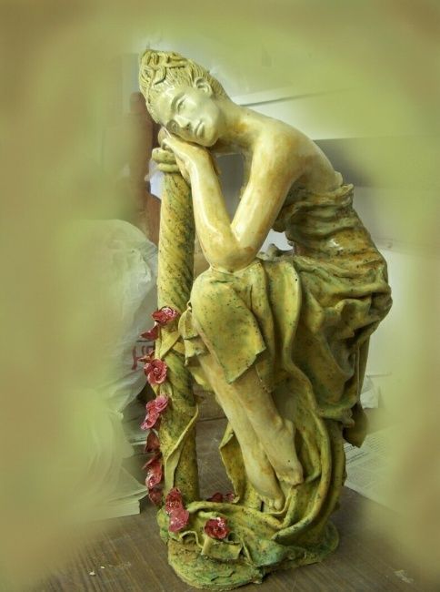 Sculptuur getiteld "loneliness" door Emohd, Origineel Kunstwerk