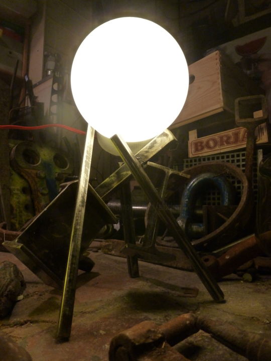 Sculpture intitulée "EldeKan "Lampe Ball…" par Eldekan, Œuvre d'art originale, Métaux