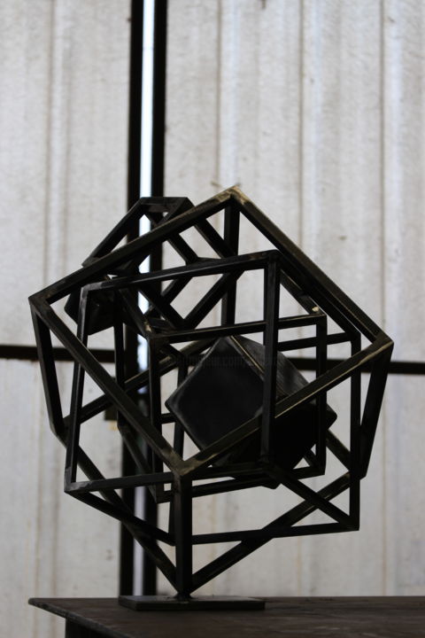 Skulptur mit dem Titel "Eldekan "Cubes in c…" von Eldekan, Original-Kunstwerk, Metalle