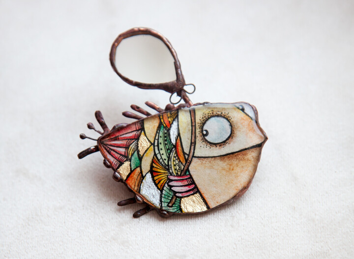 Design intitulada "Brooch "Goldfish. N…" por Elena Dodoka, Obras de arte originais, Acessórios