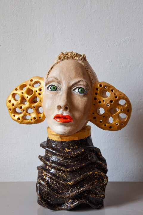 Sculpture titled "Lisa" by Elena Uljancic, Original Artwork, Ceramics
