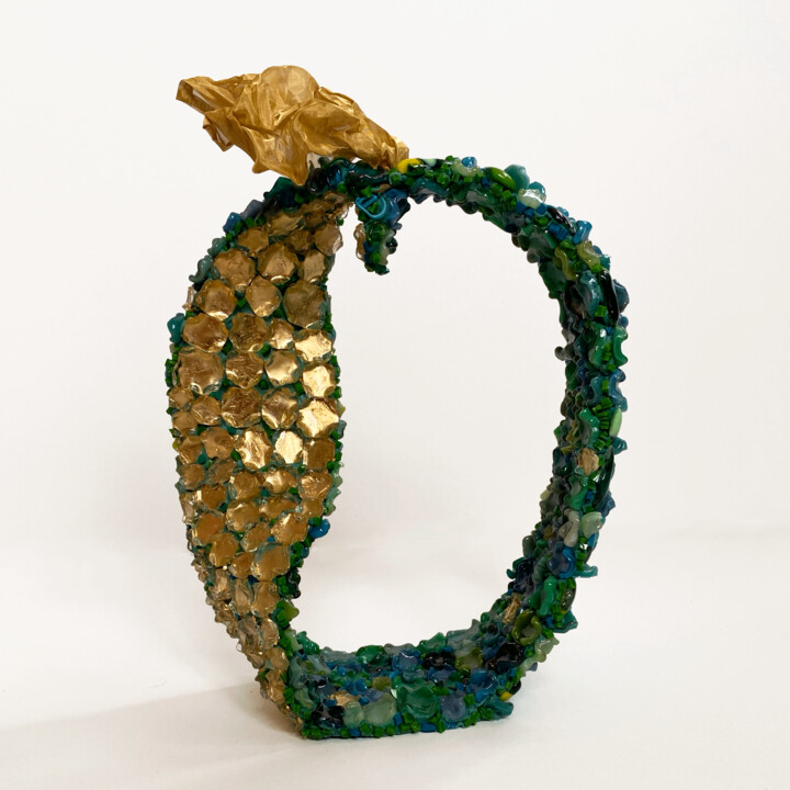 Sculpture intitulée "The Apple of Mobius…" par Elena Kirillova, Œuvre d'art originale, Mosaïque