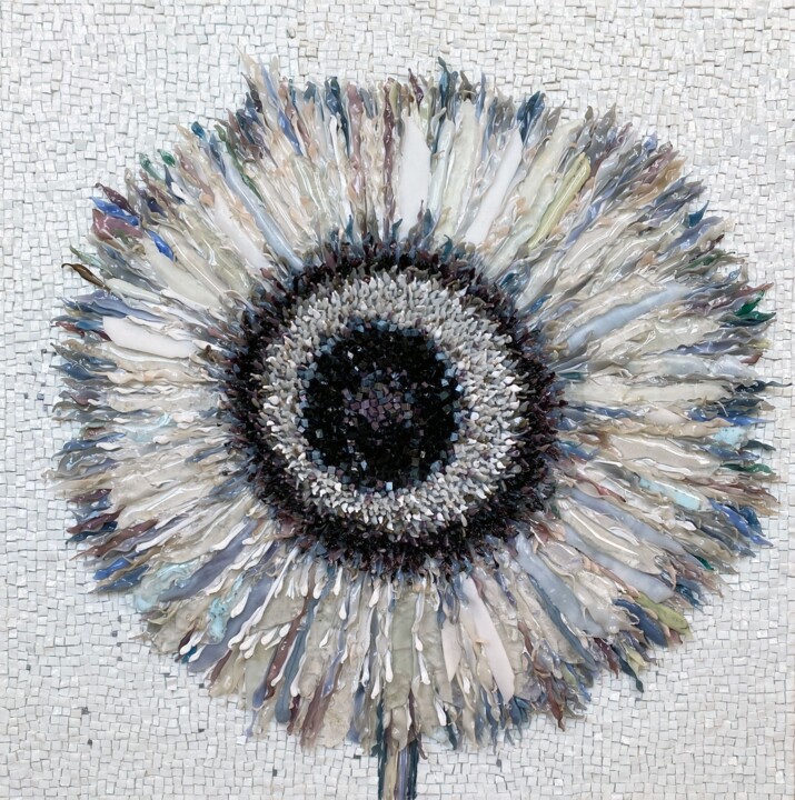 Sculpture intitulée "Sunflower On White.…" par Elena Kirillova, Œuvre d'art originale, Mosaïque
