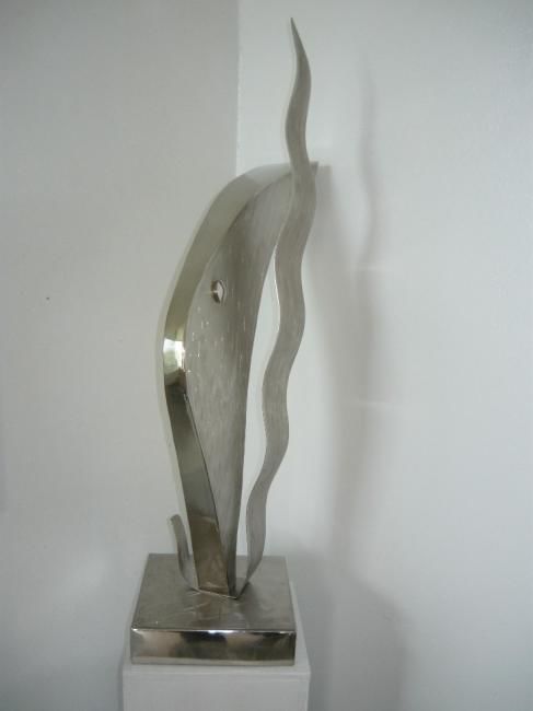 Sculpture titled "LOOKING AT YOU" by Luis Matos Sanchez, Original Artwork, Metals