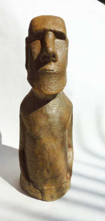 Sculptuur getiteld "Moais" door Javier Fortea, Origineel Kunstwerk, Papier maché