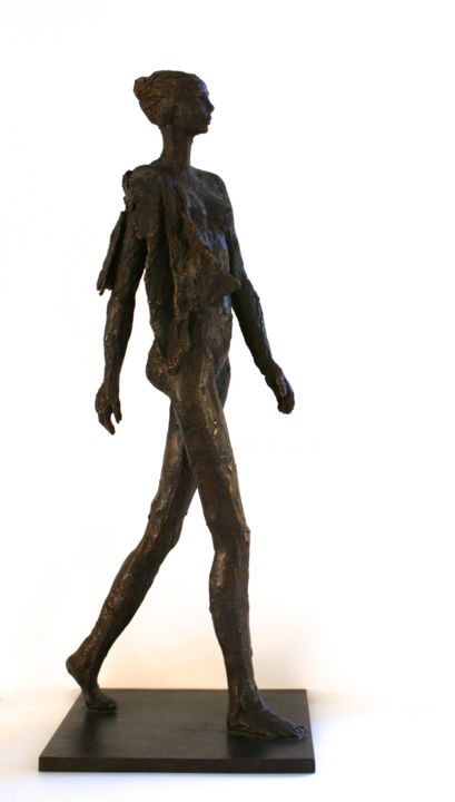 Escultura titulada "En marche" por Elisabeth Aloccio, Obra de arte original, Arcilla