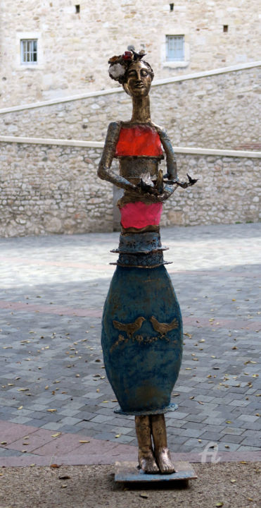 Escultura titulada "La déesse aux oisea…" por Elisabeth Brainos, Obra de arte original, Bronce
