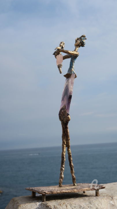 Skulptur mit dem Titel "Sortie du bain" von Elisabeth Brainos, Original-Kunstwerk, Bronze