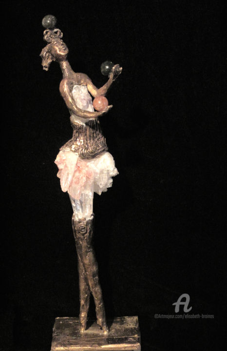 Sculpture titled "La petite jongleuse" by Elisabeth Brainos, Original Artwork, Bronze