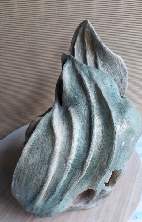 Sculpture titled "Né de la mer" by Elisabeth Fabre Derulliere, Original Artwork, Clay