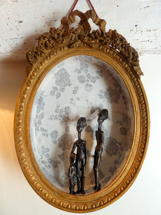 Скульптура под названием ""Portrait de famill…" - Elisabeth Faucheur, Подлинное произведение искусства, Металлы