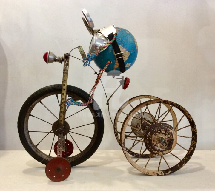 Sculpture titled "« Tour du monde en…" by Elisabeth Faucheur, Original Artwork, Paper