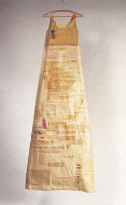 Design intitulée "worry dress" par Elisabeth Lecourt, Œuvre d'art originale