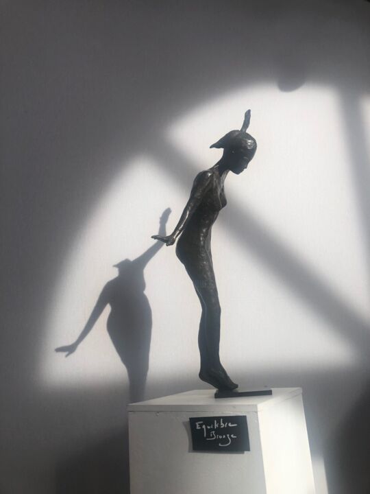 Sculpture intitulée "Equilibre" par Elizabeth Nagypataky, Œuvre d'art originale, Bronze