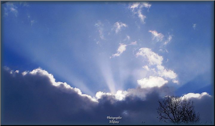 Photographie intitulée "Au dessus des nuages" par Ellefenix, Œuvre d'art originale