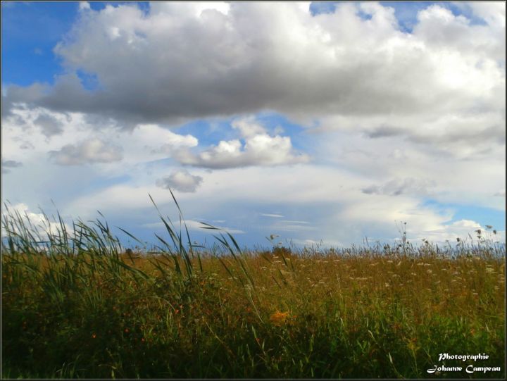 Photographie intitulée "champs-et-nuages.jpg" par Ellefenix, Œuvre d'art originale