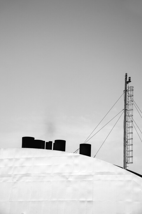 Photographie intitulée "Black smoke" par Elsa Lunghini, Œuvre d'art originale, Photographie numérique Monté sur Aluminium