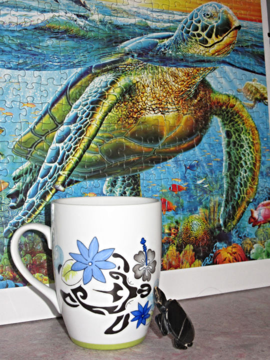 Painting titled "mug tortue polynesi…" by Elsa Viallet, Original Artwork