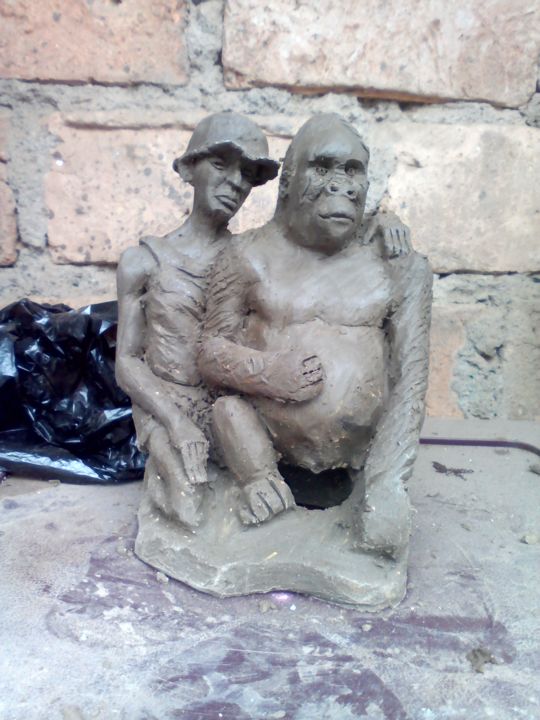"Gorilles" başlıklı Heykel Élysée Nguadio tarafından, Orijinal sanat