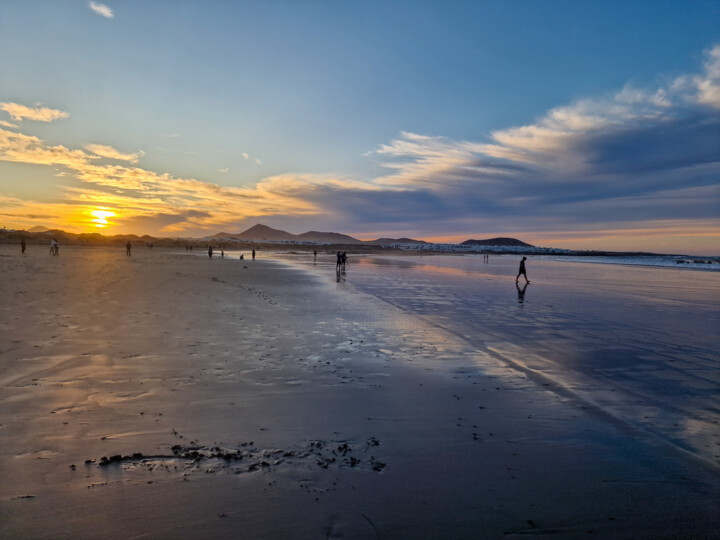 Fotografie getiteld "Sunset at Playa de…" door Emaga Travels By Emaga Art, Origineel Kunstwerk, Digitale fotografie