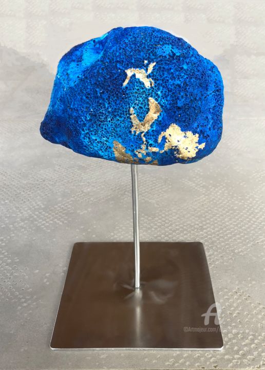 Sculpture titled "Continent sur pierre" by Emma Lapassouze, Original Artwork