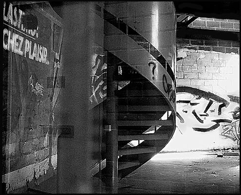 Photographie intitulée "Escalier 2" par Emma Laroche, Œuvre d'art originale