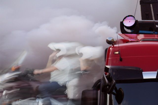 Fotografia intitolato "moto fire truck" da Emmanuel Jahan, Opera d'arte originale