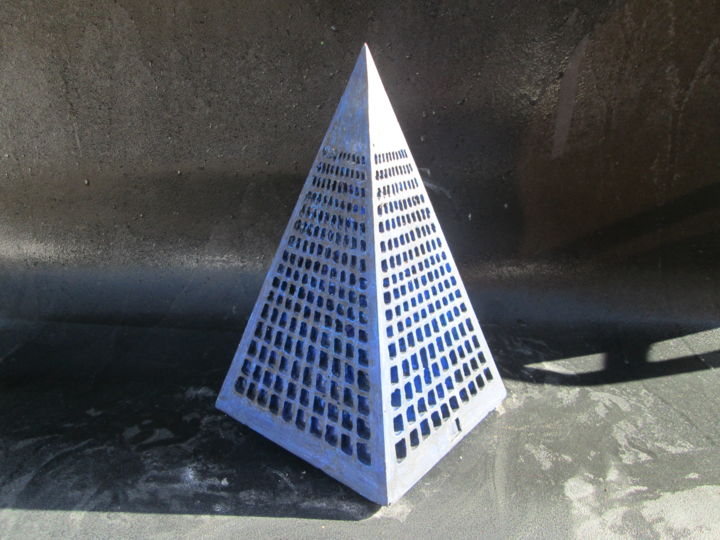 Sculpture titled "piramide prussian b…" by Ennio, Original Artwork, Terra cotta