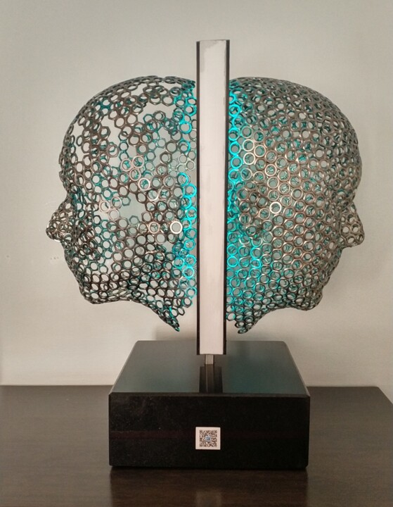 Sculpture titled "Simbiosis Parásita" by Enric Alonso Masana, Original Artwork, Metals
