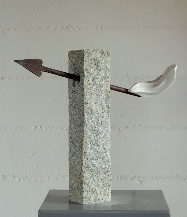 Скульптура под названием "sweet arrow" - Enzoyote, Подлинное произведение искусства, Камень