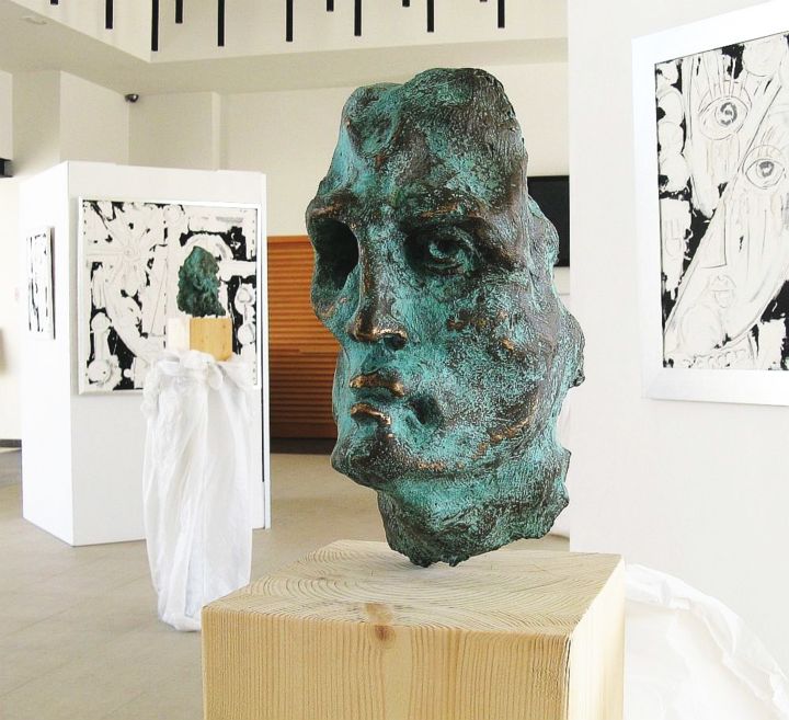 Sculptuur getiteld "Mask of lies" door Eric Doireau, Origineel Kunstwerk, Metalen
