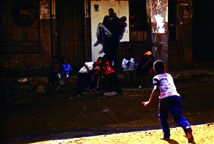 Photographie intitulée "Afrique du sud, Sow…" par Ernest Pignon-Ernest, Œuvre d'art originale