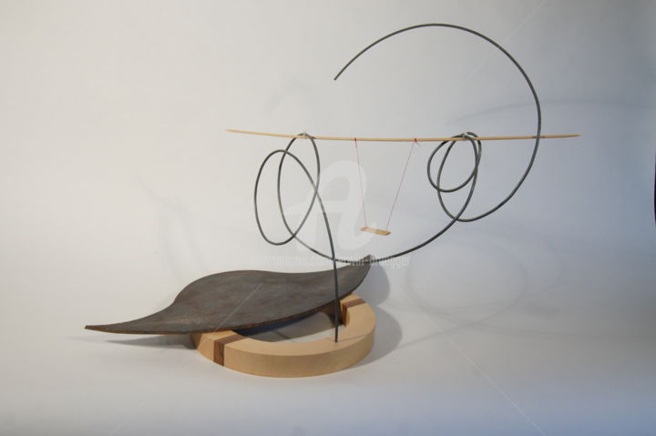 Skulptur mit dem Titel "Die Schaukel" von Erwin Bruegger, Original-Kunstwerk, Holz