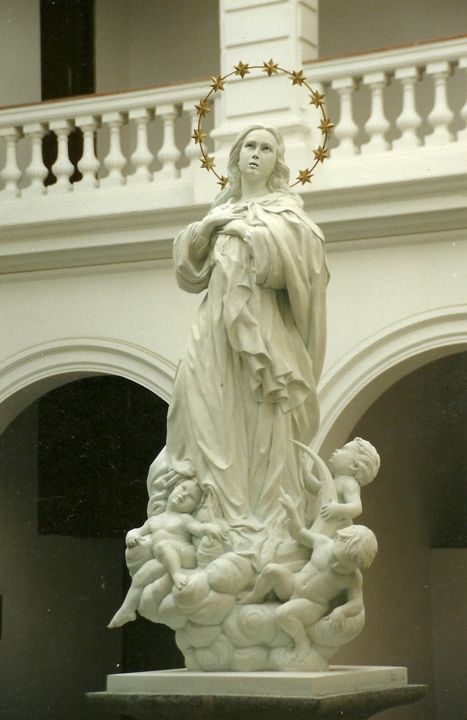 Sculpture titled ""Virgen Inmaculada…" by Humberto   Orestes Hoyos   Guevara, Original Artwork, Resin