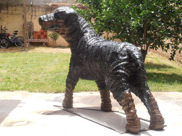 Skulptur mit dem Titel "CÃO ROTTWAILER FEIT…" von A.C Estanagel, Original-Kunstwerk