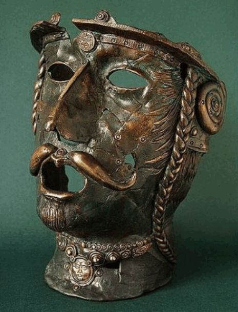 Sculpture titled "Bronze mask" by Ether Bitcoin, Original Artwork, Metals
