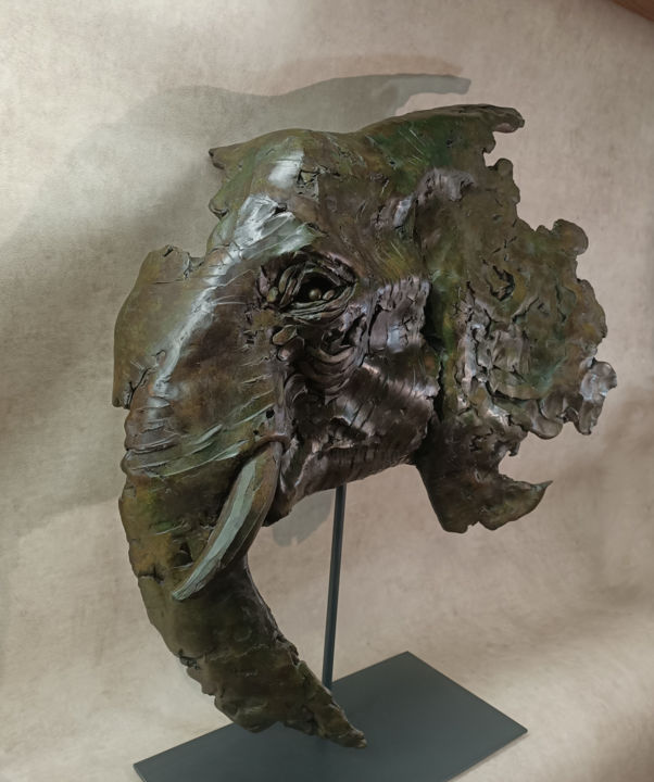 Sculpture intitulée "Tête éléphant" par Eudes Volet, Œuvre d'art originale, Résine