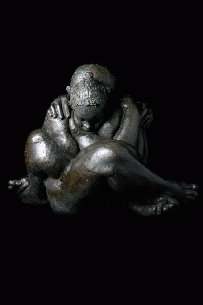 Скульптура под названием "LA BOULE ÉTREINTE" - Eugène N'Sonde, Подлинное произведение искусства
