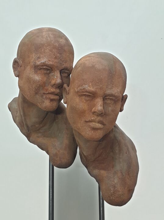 Sculpture titled "le secret" by Eva Czaplicki, Original Artwork, Casting