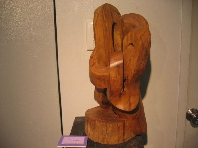 Sculpture intitulée "Tinabangay (Helping…" par Evan Bejec, Œuvre d'art originale