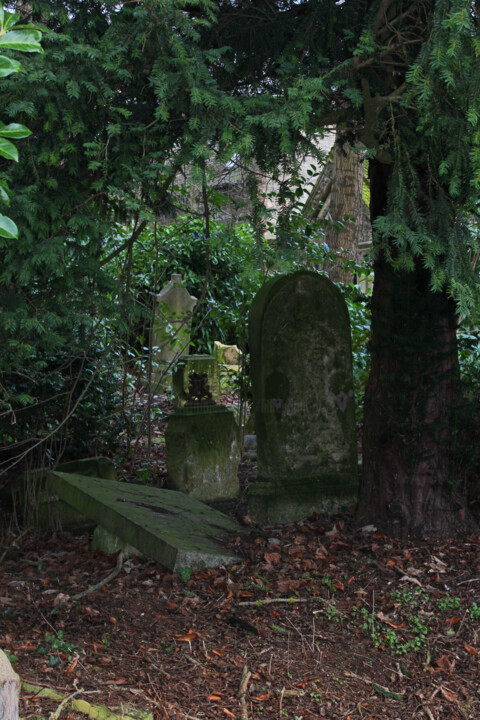 Photographie intitulée "Cimetière dormant" par Evelyne Descamps, Œuvre d'art originale