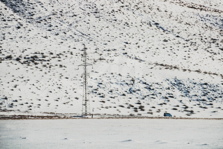 Photographie intitulée "White and cold" par Vona Guchrock, Œuvre d'art originale, Photographie numérique