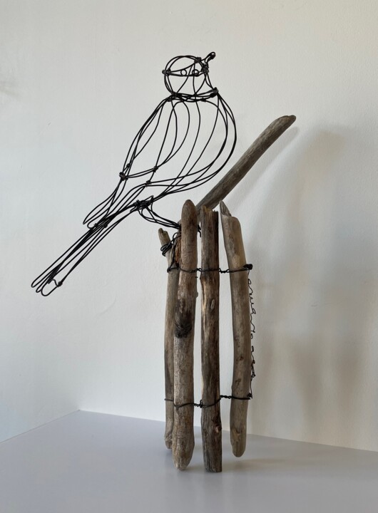 Escultura titulada "Bergeronnette sur g…" por Fabienne Quenard, Obra de arte original, Alambre