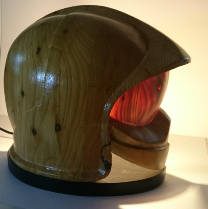 Sculpture titled "Casque de pompier" by Fabien Bochard, Original Artwork, Wood