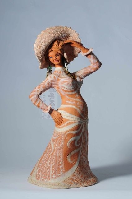 Скульптура под названием "Lady" - Farkas Fischhof, Подлинное произведение искусства, Терракота