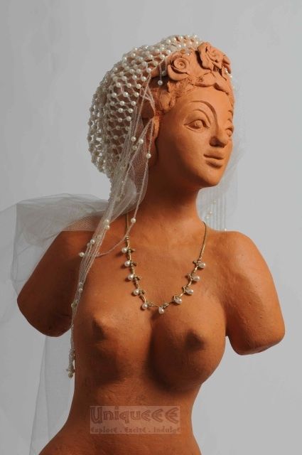 Sculptuur getiteld "Classic Greek Woman" door Farkas Fischhof, Origineel Kunstwerk, Terra cotta